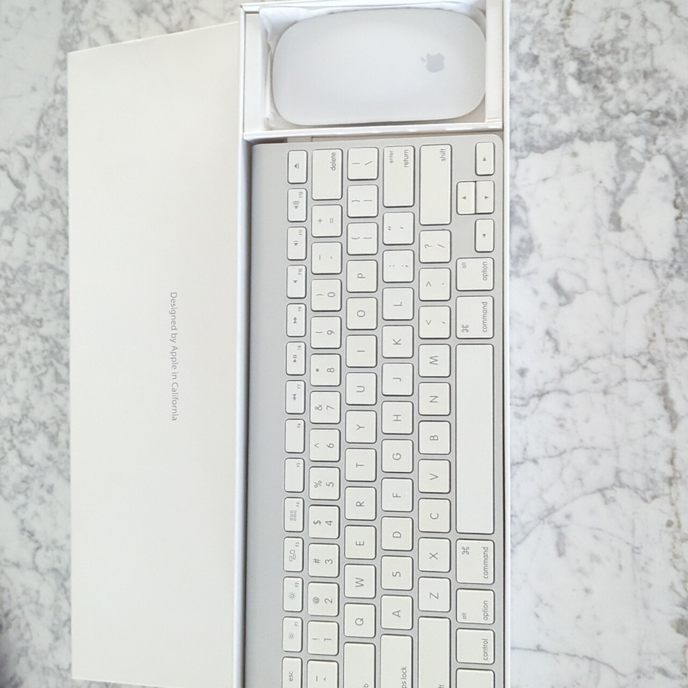 White Used Apple Wireless Keypad and Mouse